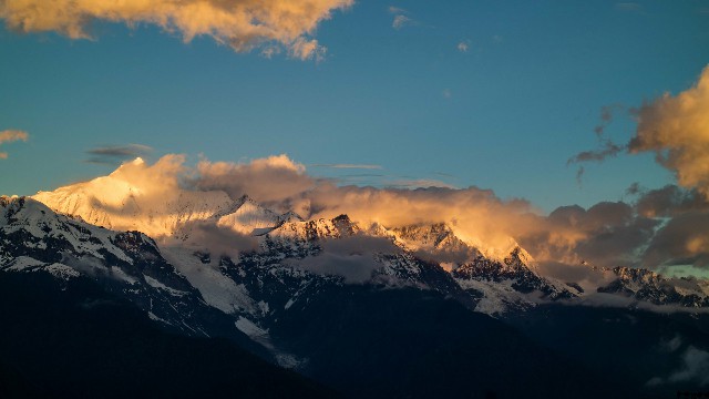 白条套现被骗怎么办_花呗逾期还能办银行卡么
